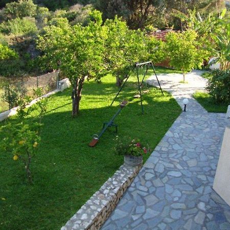 Christina Studios Lourdata  Exterior foto